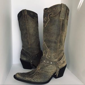 MIA boots size 8.5